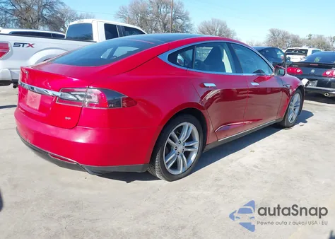 2014 Tesla Model S P85 z USA, uszkodzony, nr VIN 5YJSA1H11EFP44210